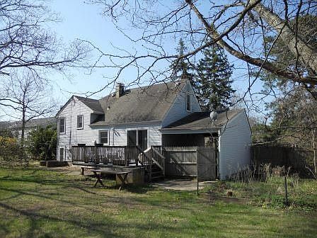2nd image of 31 Saddle Ln