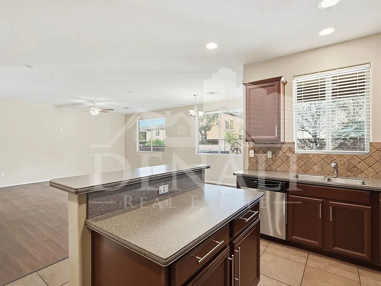 3576 W Goshen Dr — Photo 9