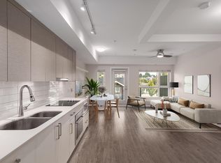 809 4th Ave #302, New Westminster, BC V3M 0K1