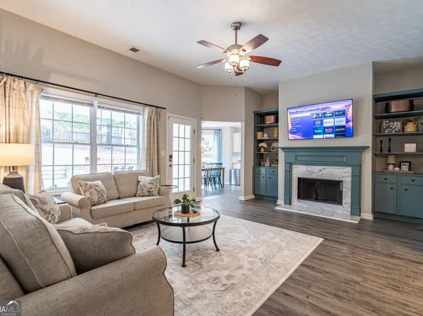 104 Kingston Pointe Dr, Kingston, GA 30145