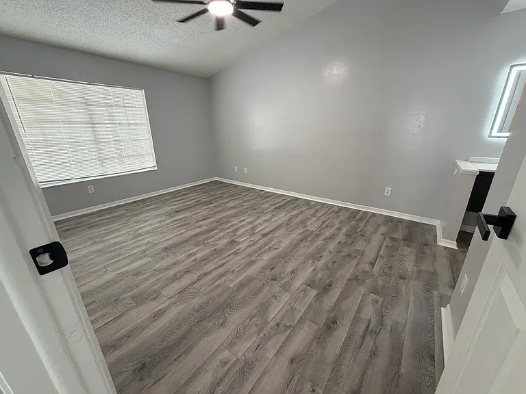 540 Harvard Pl — Photo 10