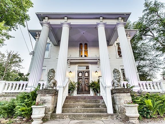 The Pillars Estate.