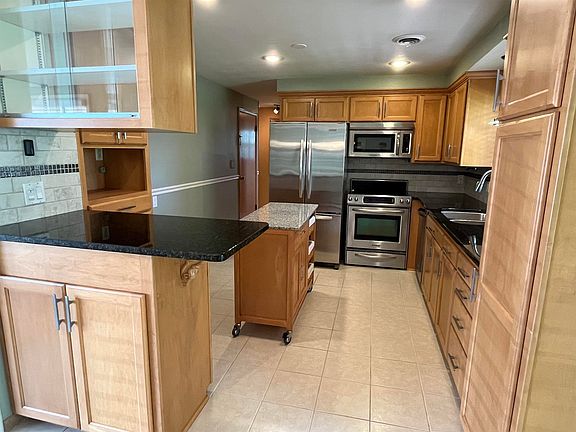 3rd image of 2750 W 8th St