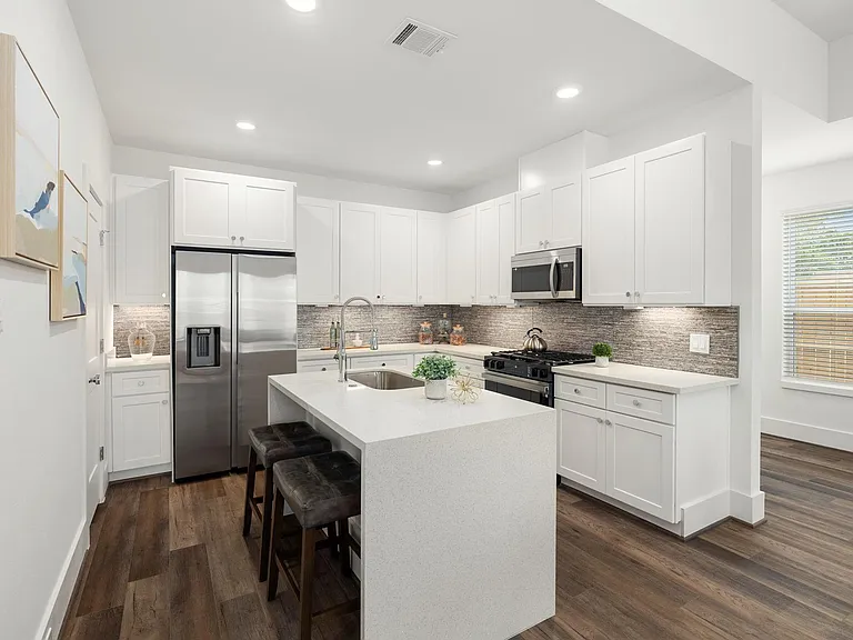 7504 Carver Rd #B — Photo 9