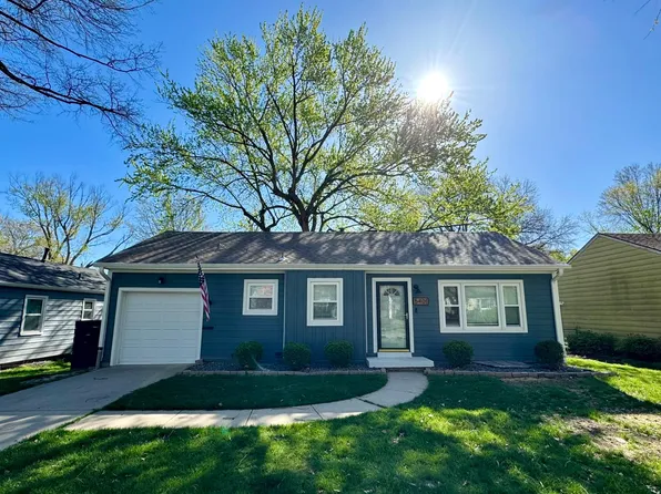 5401 Briar St, Roeland Park, KS 66205