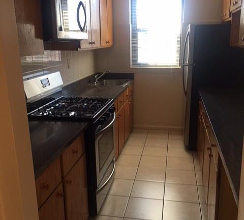 4th image of 34 Elk St APT 2D