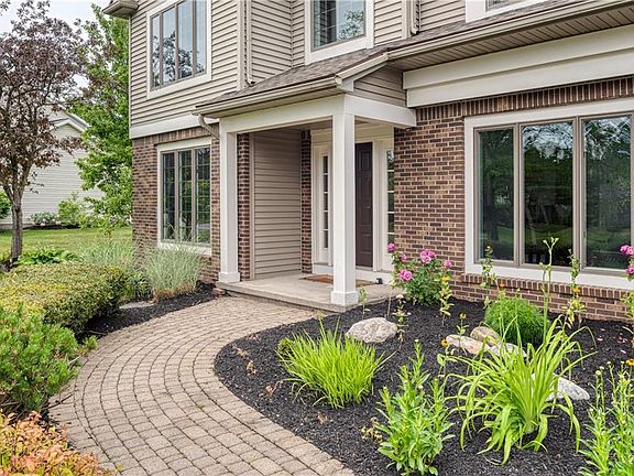 3rd image of 3417 Woodlands Cir