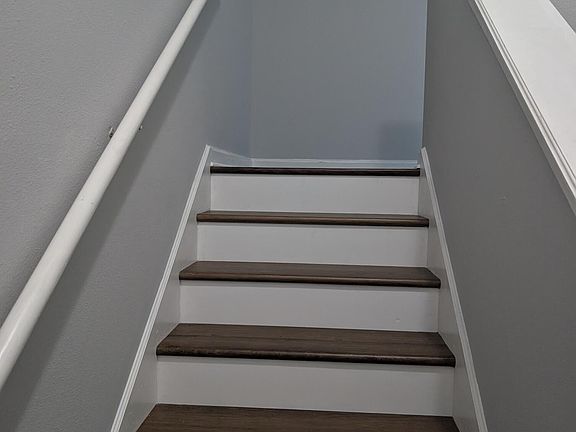 3rd image of 2825 E Circle St