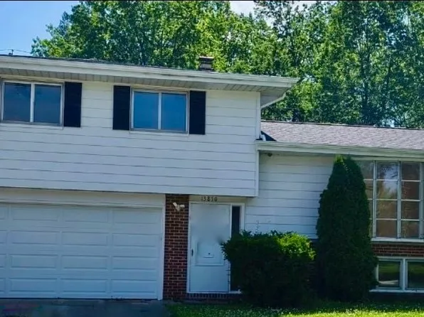 13810 Martin Dr, Garfield Heights, OH 44125