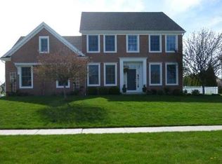 2001 Adams Ct, Perrysburg, OH
