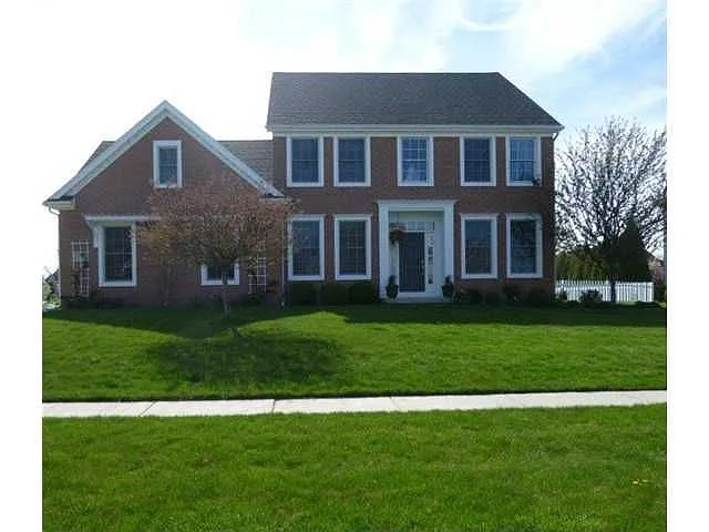 2001 Adams Ct photo 1