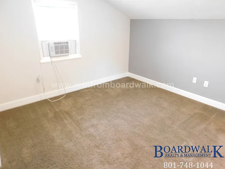 657 E Warnock Ave — Photo 33