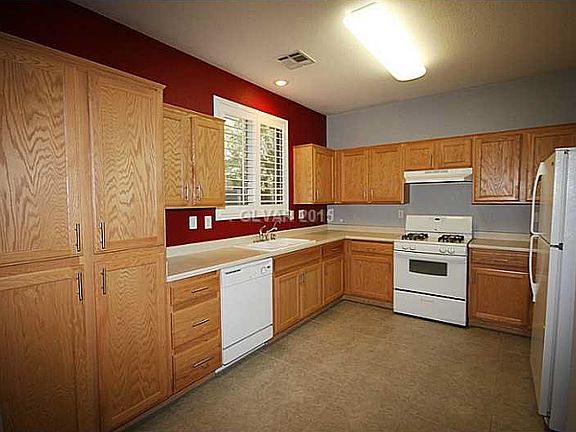3rd image of 1236 Oak Village Ave