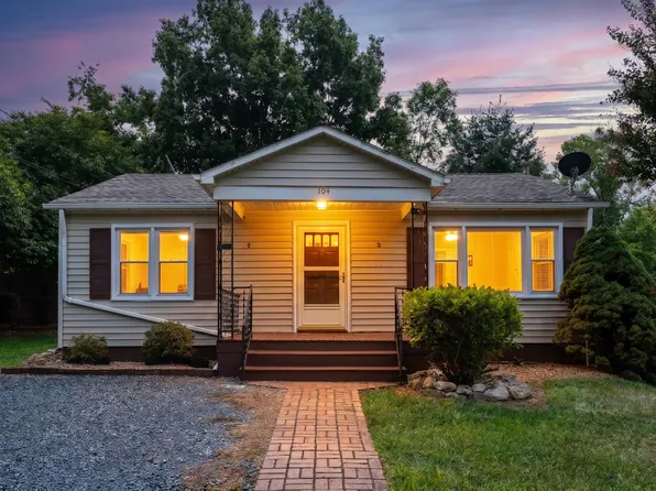 104 Baylor St, Staunton, VA 24401