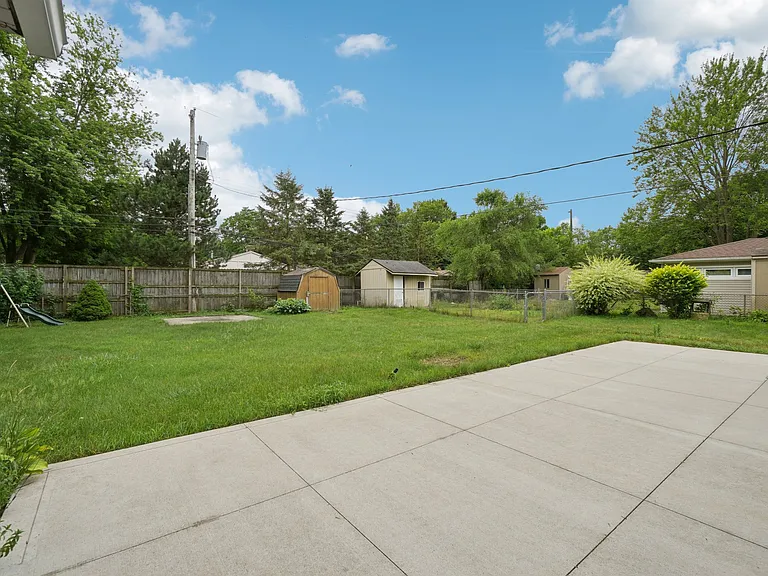1096 Truwood Dr — Photo 29
