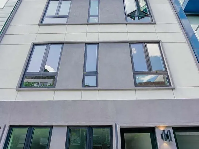 141 Meserole St #4R — Photo 9