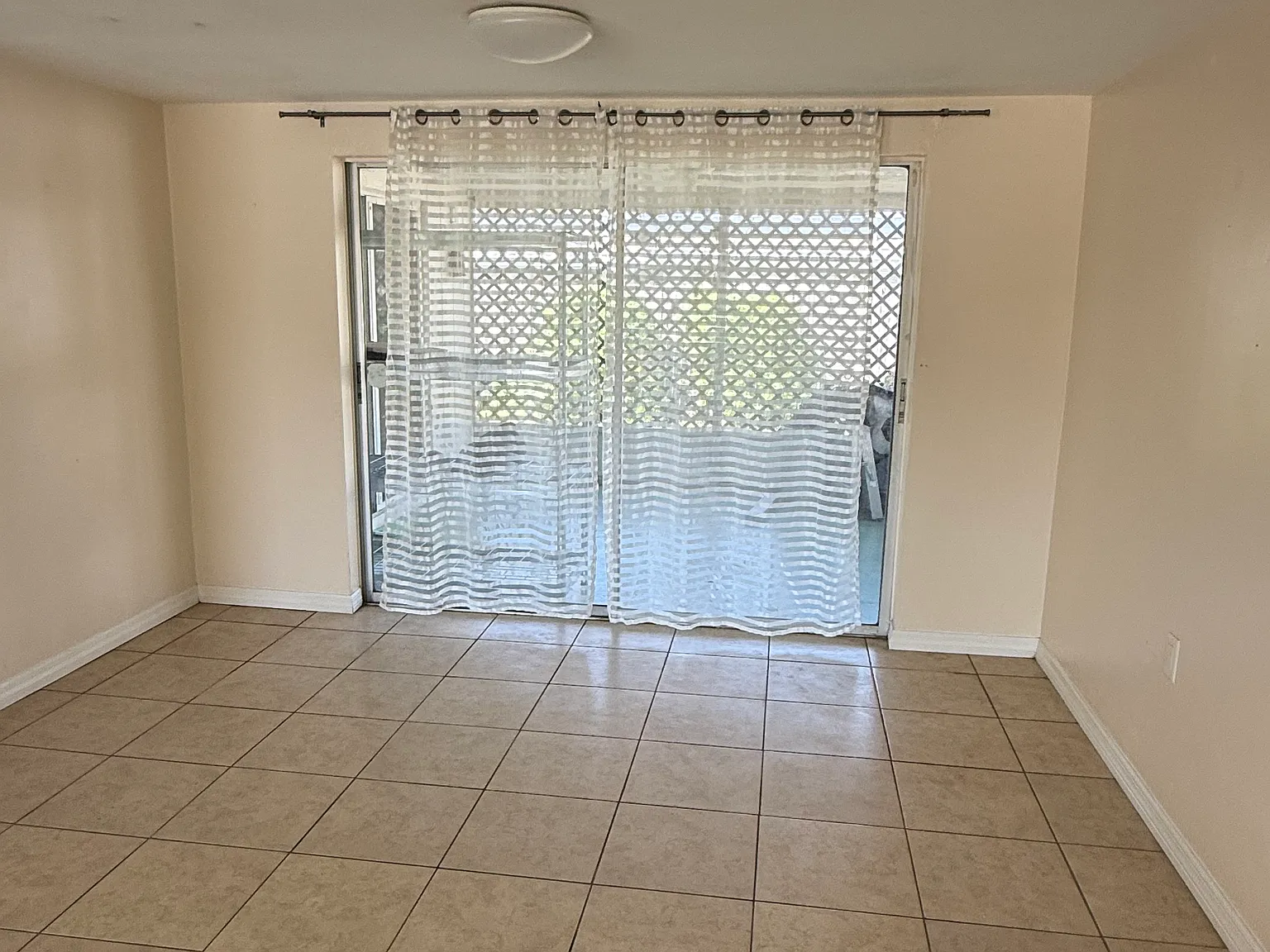 2 bed, 1243 sqft, $1,500 — Photo 3