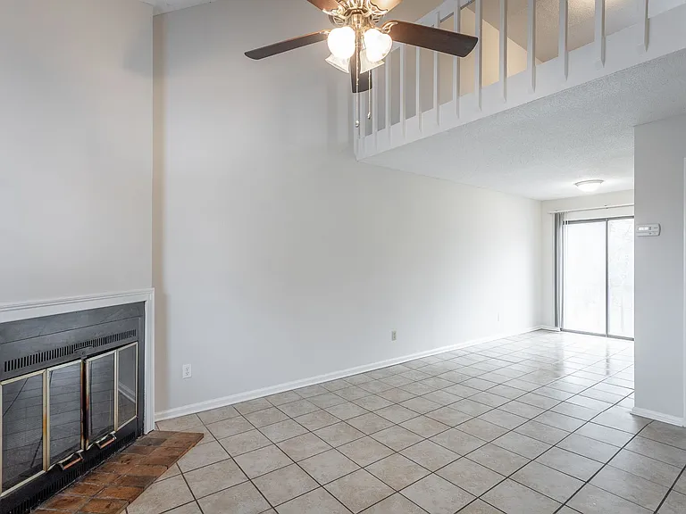 Amberwood Chalet: Modern Comfort in Chattanooga — Photo 2