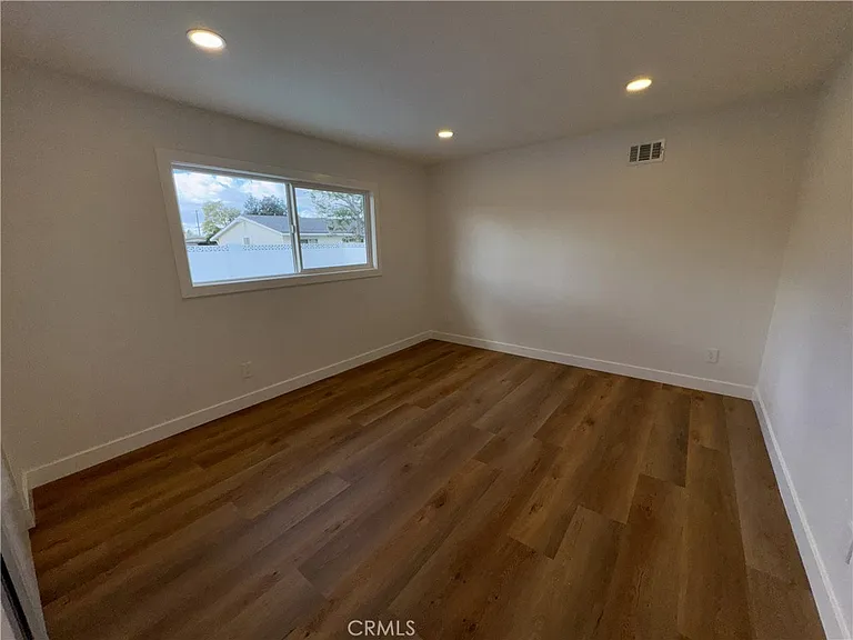 213 N Royal Pl — Photo 14