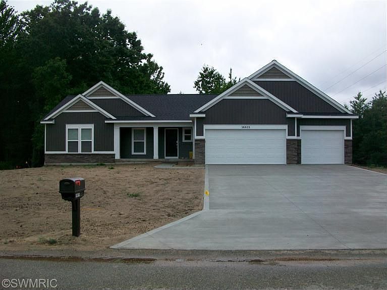 1st image of 3807 Acadia Dr