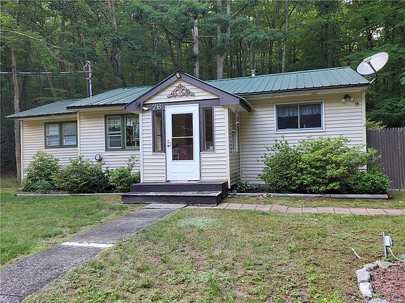 4th image of 26 Lake Dr