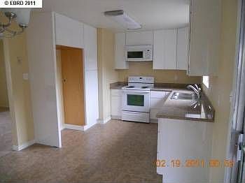 3rd image of 2612 John Glenn Ct