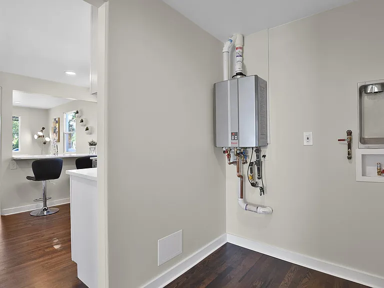4729 Meade St — Photo 4