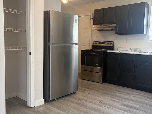 5th image of 2306 Lewis Ave