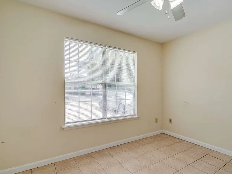 840 W Georgia St #B — Photo 25