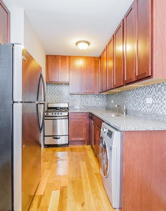 1st image of 550 W Arlington Pl APT 709