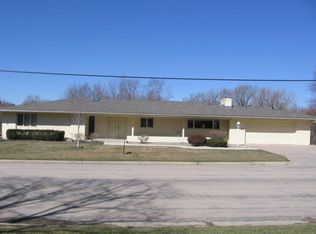 601 22nd St NW, Austin, MN 55912