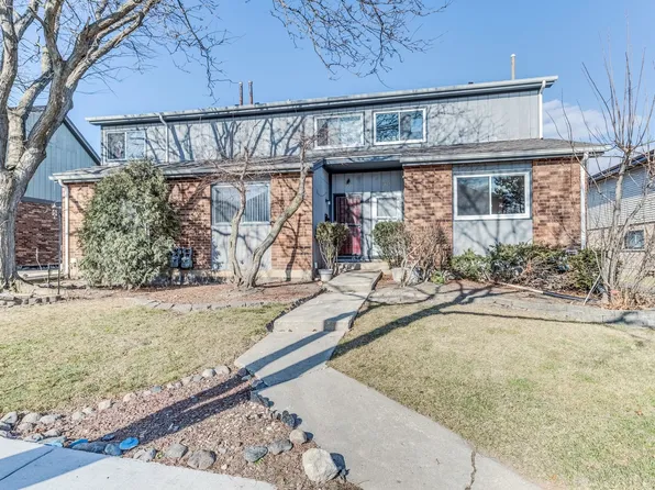 664-668 Rosner Dr, Roselle, IL 60172