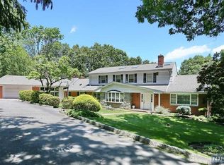 219 Terrace Rd, Franklin Lakes, NJ 07417