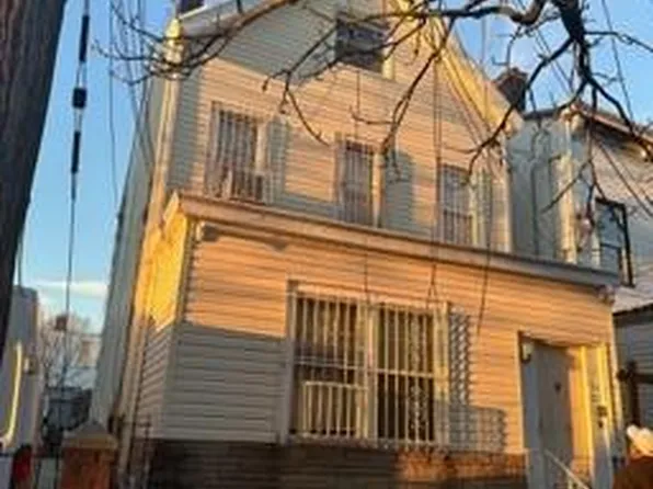 7423 88th Rd, Woodhaven, NY 11421