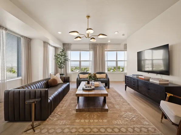 4046 S Sandridge Dr W Unit 4, Roy, UT 84067