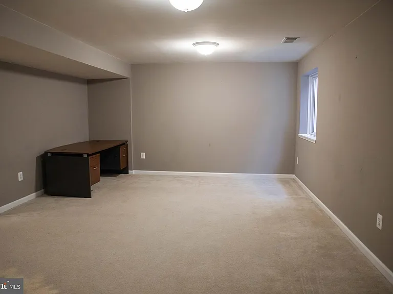 18136 Prestwick Ter — Photo 37