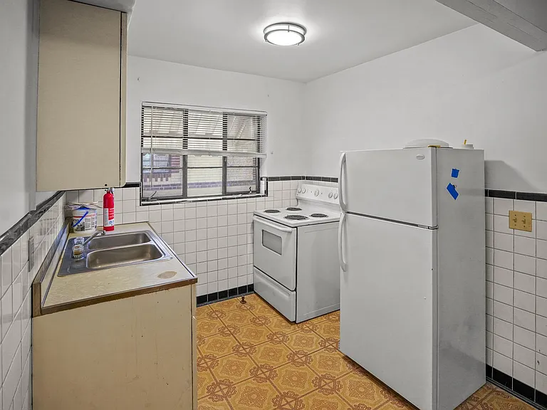 2629 Park Ave #1 — Photo 2