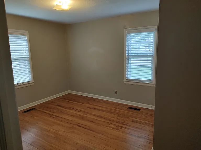 1406 Wellman Ave NE — Photo 5