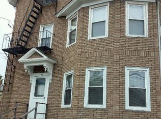 43 Hunts Ave #3, Pawtucket, RI 02861