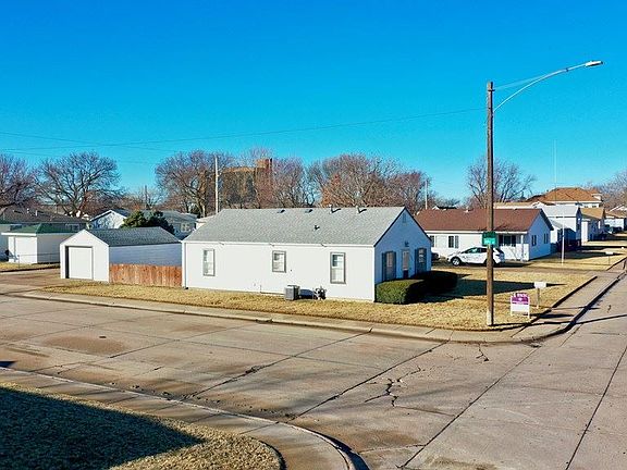 3rd image of 2203 W 11th St