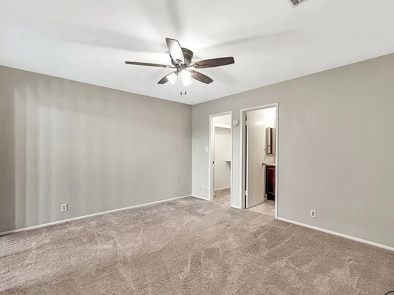 20250 N 6th Dr #1 — Photo 24