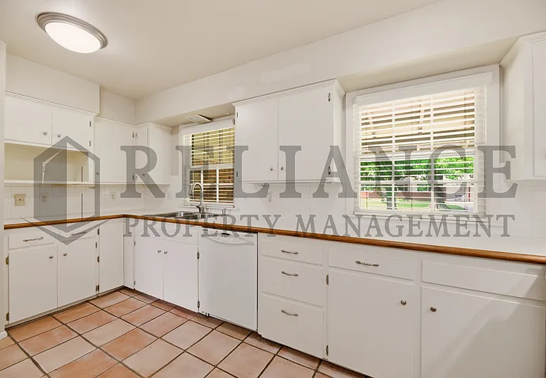 6517 E Elm St — Photo 17