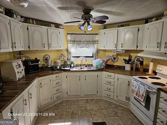 2nd image of 233 Fox Rd