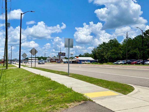 1903 Circle Dr, Picayune, MS 39466