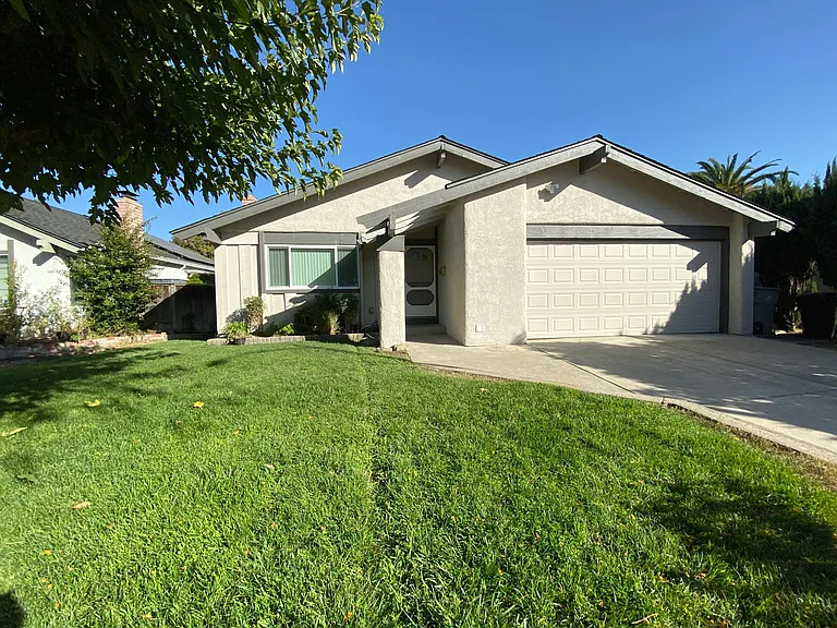 4680 Mia Cir — Photo 2