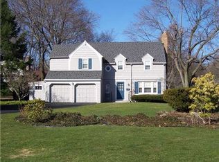 18 Del Rio Dr, Rochester, NY 14618