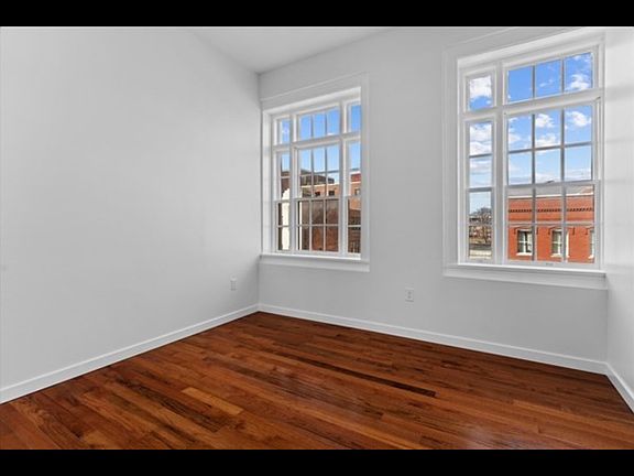 3rd image of 276-280 Essex St #3