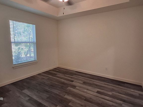 3rd image of 3174 Oleander Ave