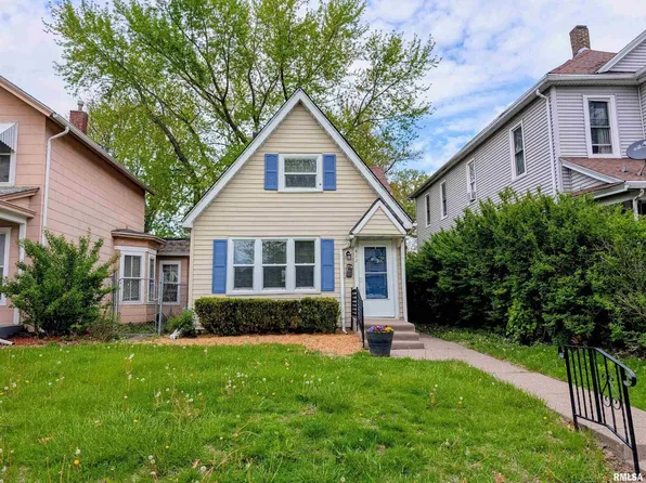 412 E 15th St, Davenport, IA 52803