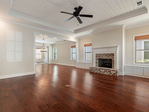 5th image of 6555 Spring St